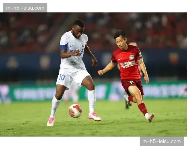 玉昆新援磨合问题凸显 六名首发配合生疏影响战术执行 玉昆新援磨合问题凸显 六名首发配合生疏影响战术执行